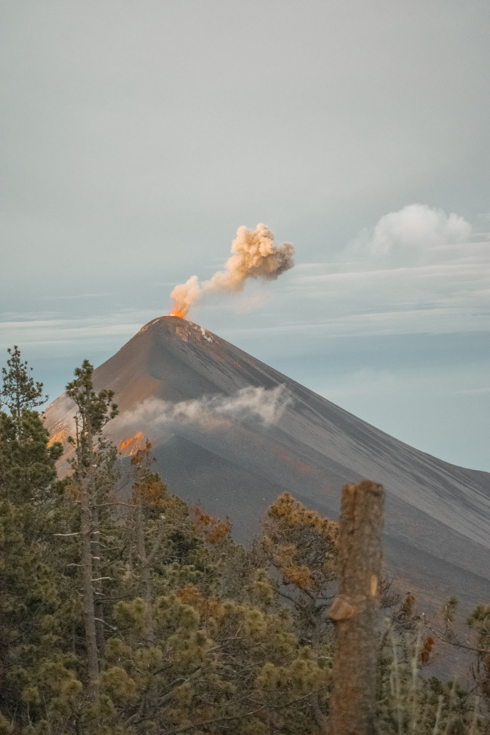 hiking acatenango volcano