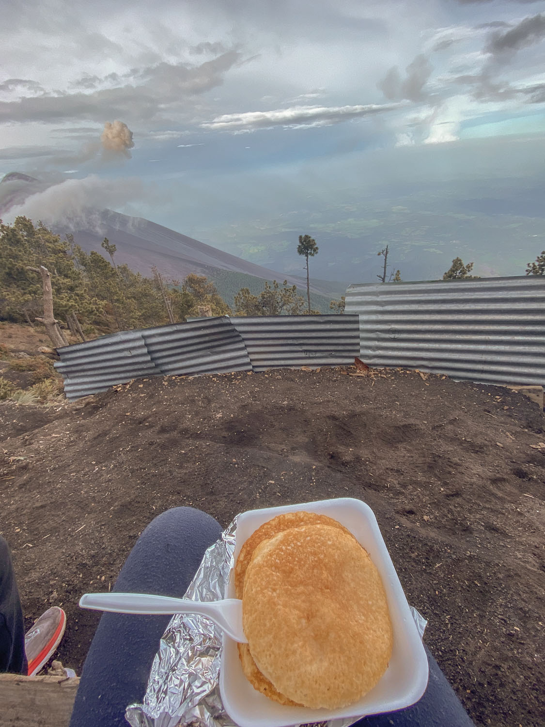 hiking volcan acatenango guatemala