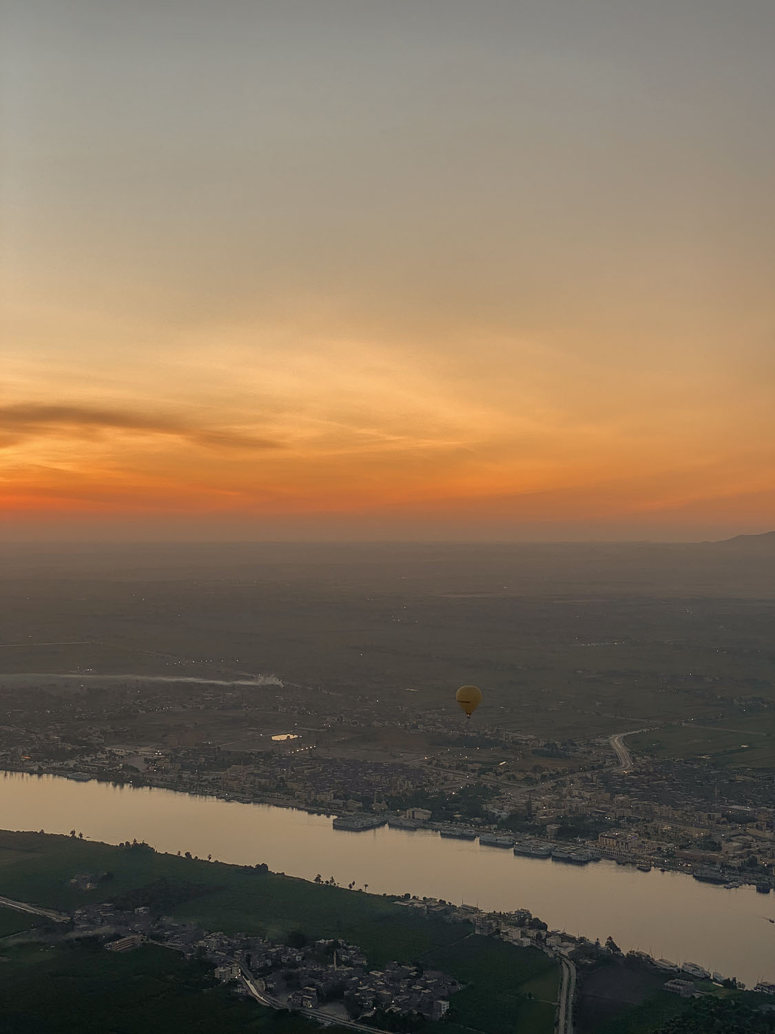 hot air balloon luxor sunset
