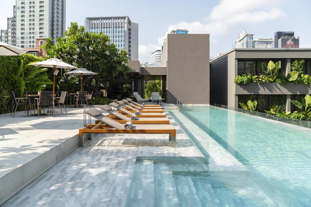 best area to stay in bangkok for tourists